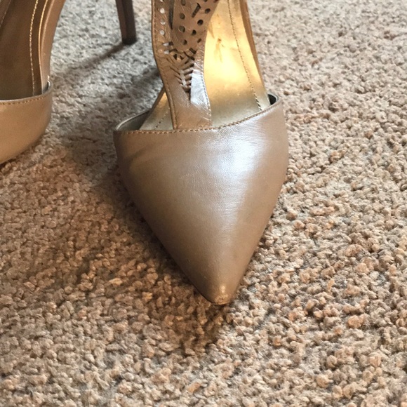 BCBG Generation Tan Pumps, Size 8 - Picture 6 of 6